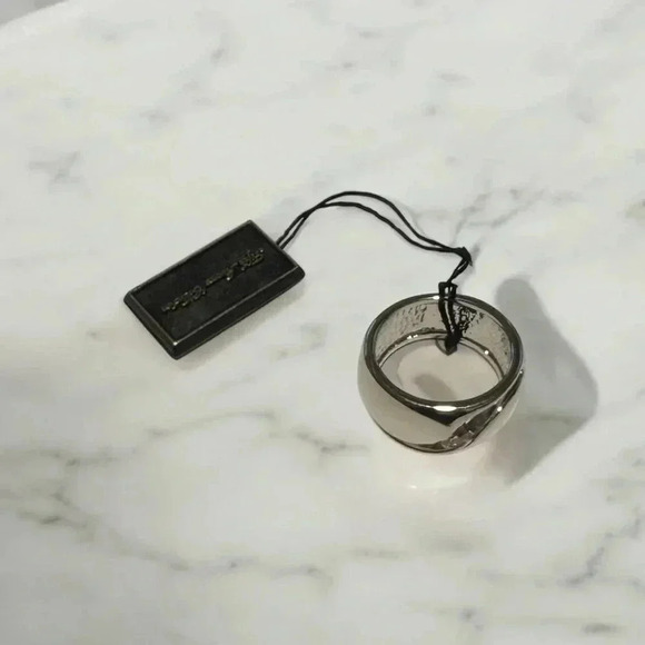 🇨🇦🆕5th Avenue
Swarovski Pink Quartz Crystal Solitaire - Picture 4 of 12